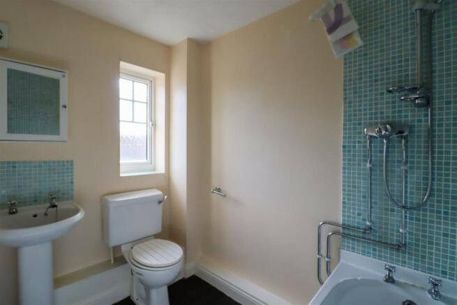 Bathroom.jpg