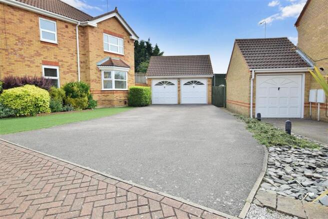 Driveway/Parking