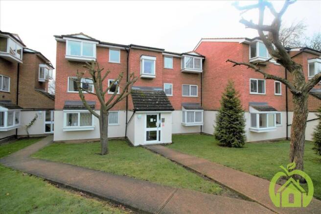 2-bed flat on Harkness Close, Romford, £240,000