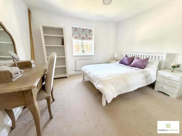 4 bed Detached for sale Image 9
