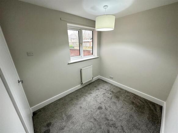 2 bed Flat to rent Image 5