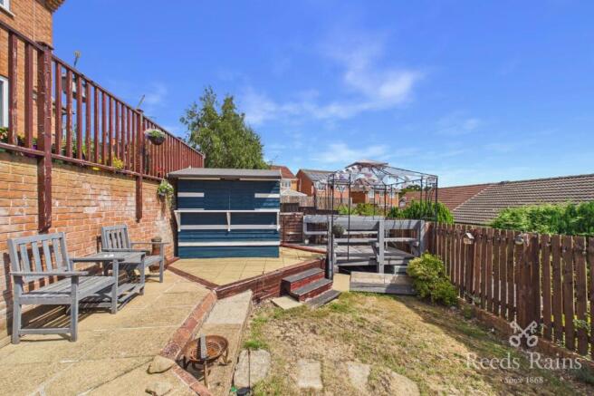 4 bed Detached for sale Image 8