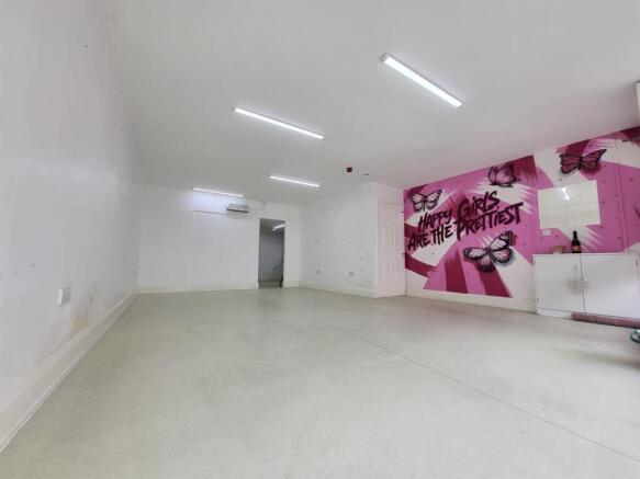 Vacant main space 1.jpeg