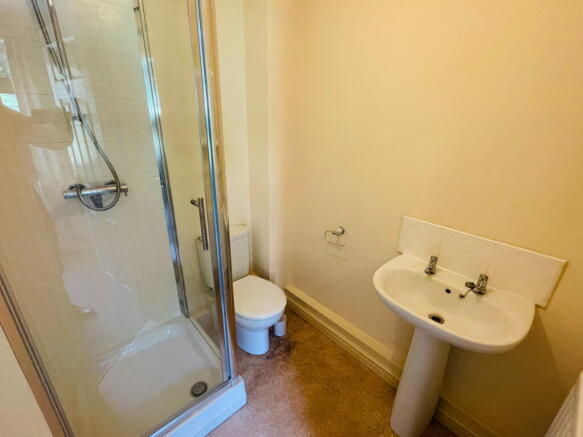 2 bed Ground Flat for sale Image 9