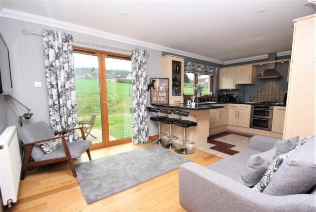 Kitchen / Diner / Family