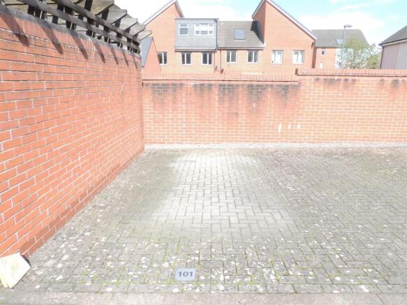 Parking (2).JPG