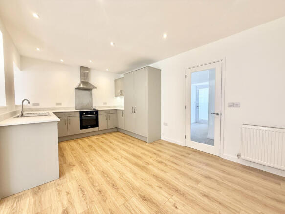 Pennington Close, West Moors, Ferndown, Dorset, BH22 photo 4