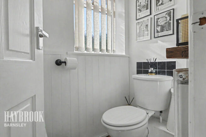 4 bed Detached for sale Image 11