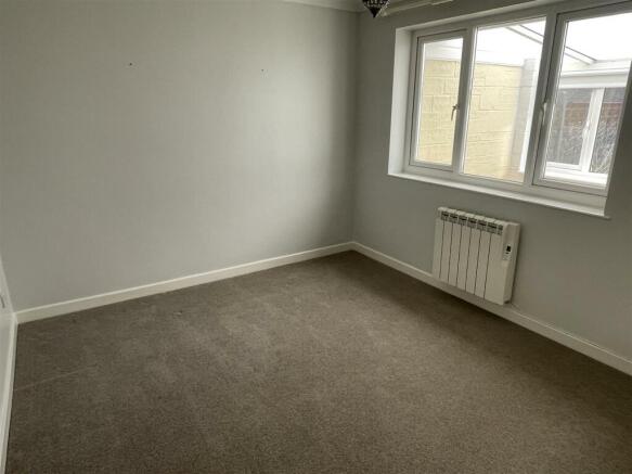 Bedroom 2.JPG