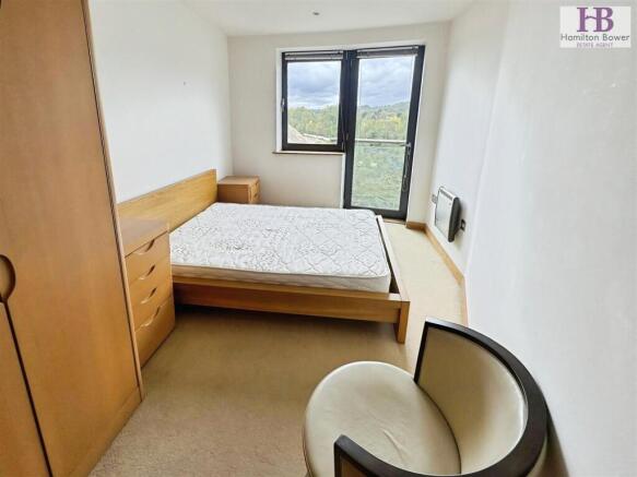 2 bed Apartment to rent Image 6