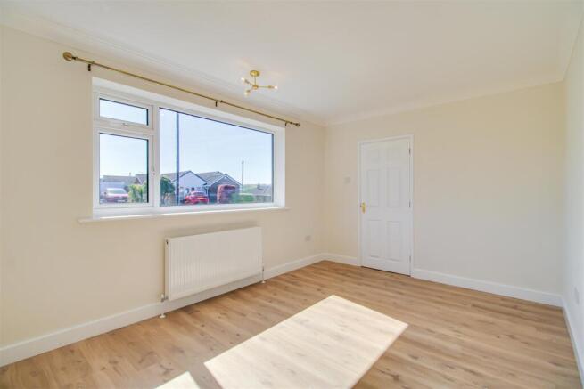 2 bed Detached Bungalow for sale Image 7
