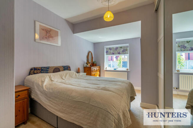 4 bed Semi-Detached Bungalow for sale Image 10