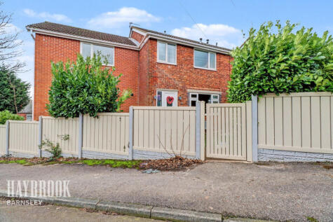 Withens Court, Mapplewell