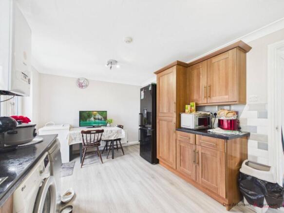 3 bed Semi-Detached for sale Image 6