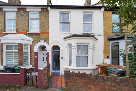 Dacre Road, Bushwood Area, E11