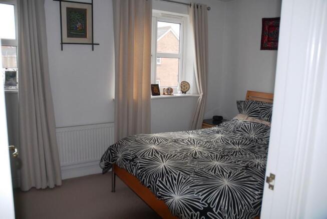 Bedroom 2 (2)