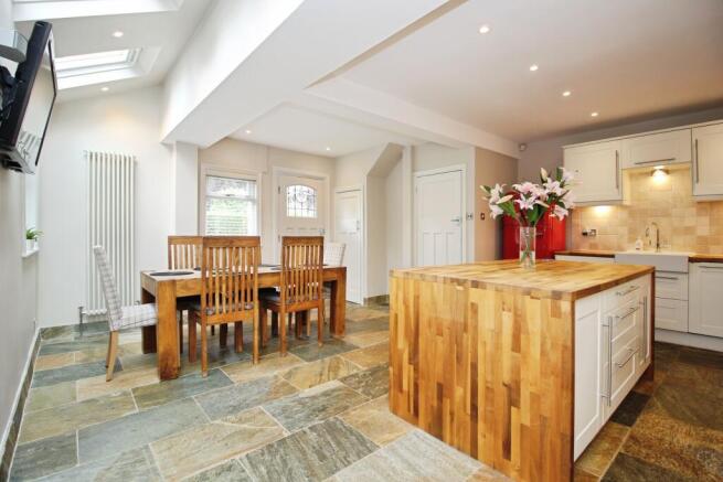 3 bed Semi-Detached for sale Image 5