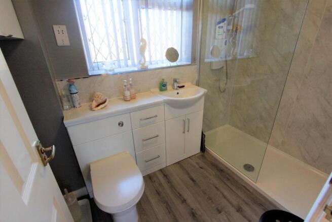Family Bathroom.JPG