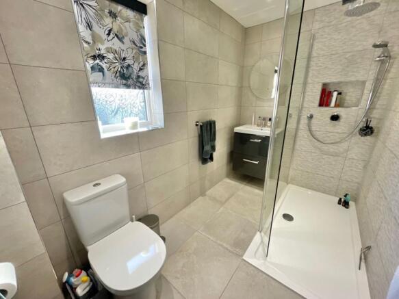 SHOWER ROOM