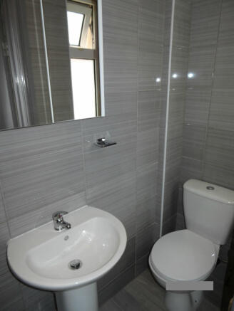 Shower room 2