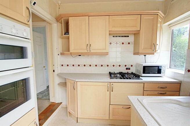 Kitchen 1.jpg