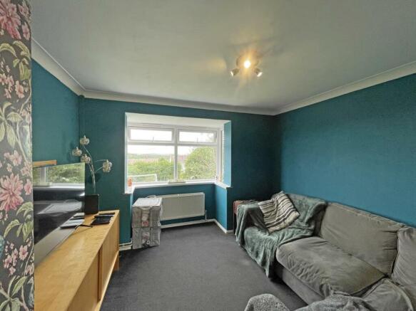 Berwick Crescent 70 - Lounge Front.jpg