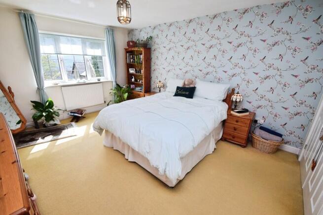 3 bed Semi-Detached for sale Image 8