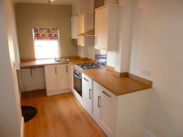3 bed Terraced to rent Image 4