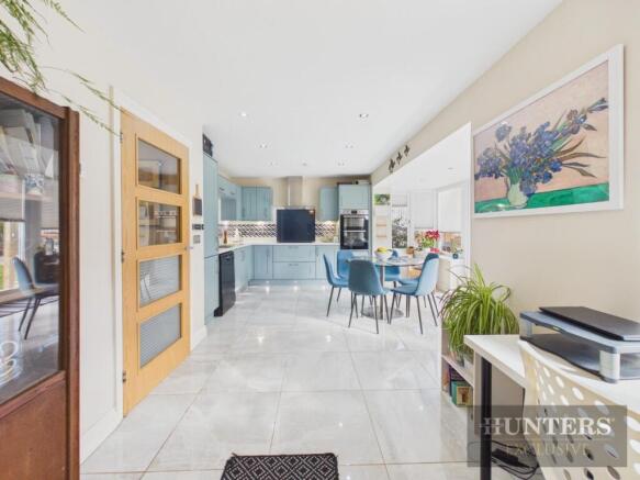 4 bed Detached for sale Image 4