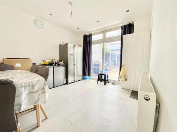 WhatsApp Image 2025-06-04 at 15.08.33_01182878.jpg