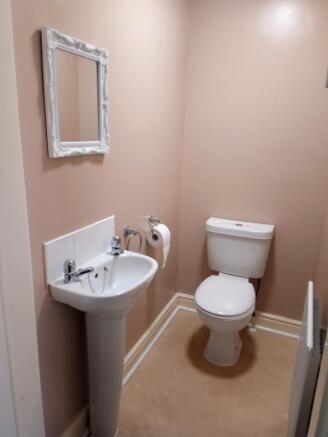 Cloakroom/wc