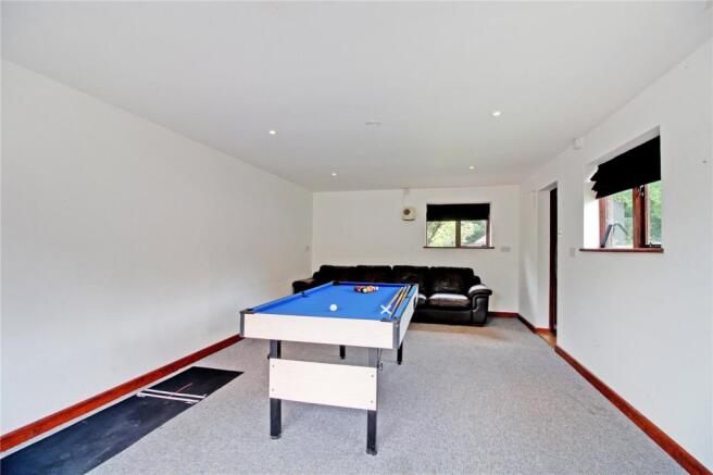 Garage/Games Room
