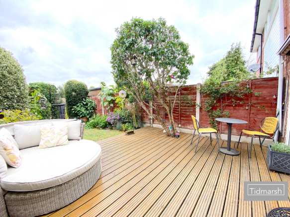 9 Mount Gardens, Codsall WV8 1PS photo 2