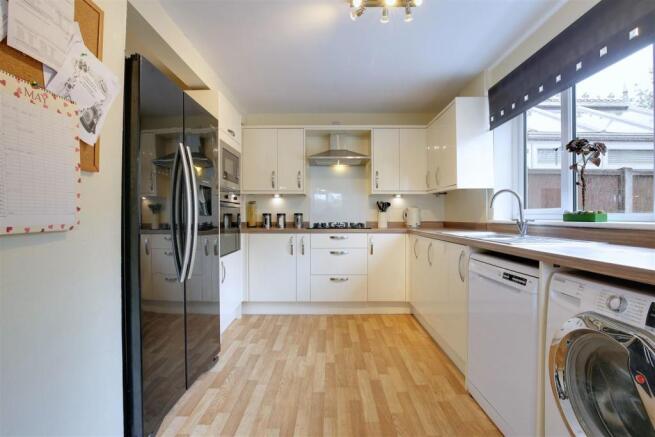 Kitchen 3.jpg