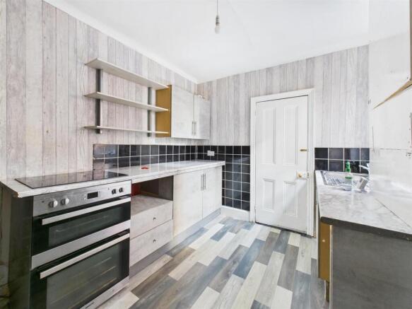 4 bed Terraced for sale Image 5