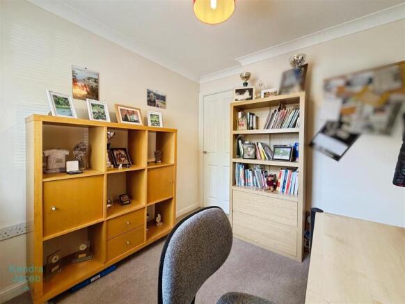 4 bed Town House for sale Image 6