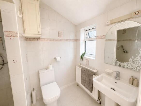 3 bed Detached for sale Image 9