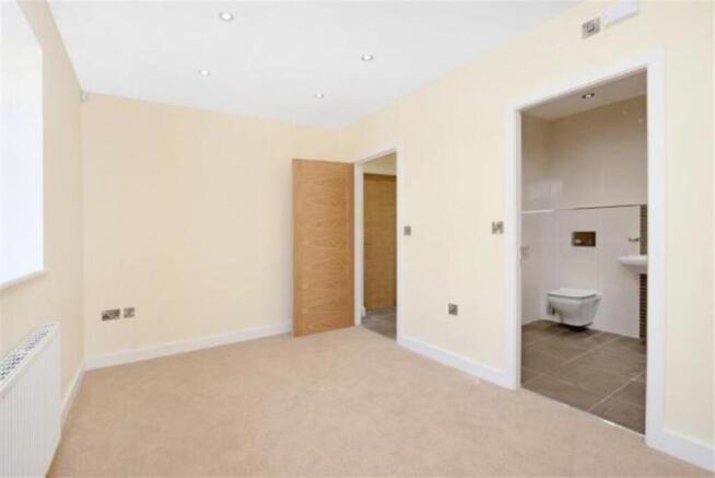 2 bed House to rent Image 5