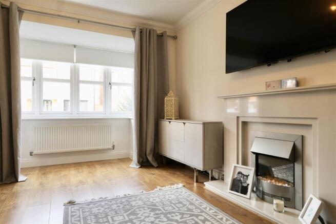 4 bed Detached for sale Image 7