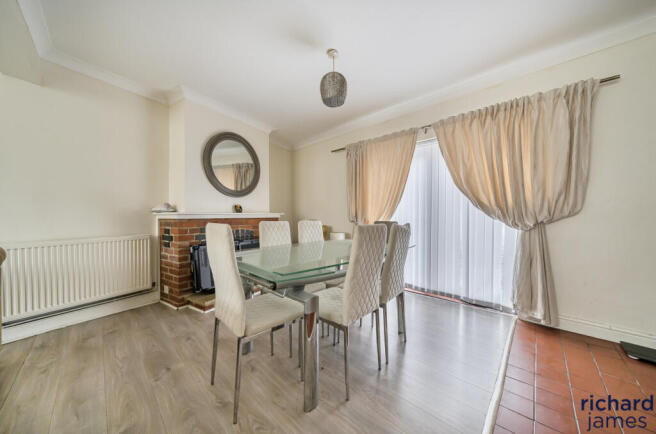 838cf46e93b549f1b2c850c997914694