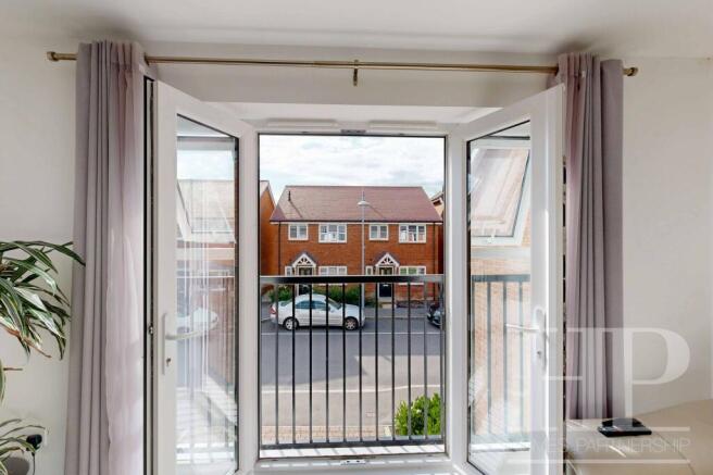 Lounge/diner/kitchen area