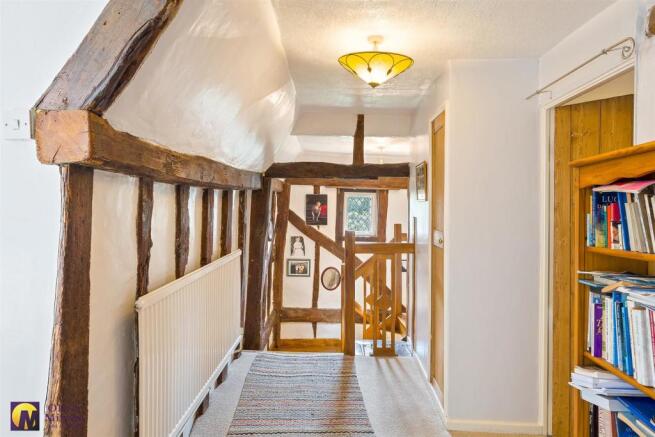 FIRST FLOOR LANDING