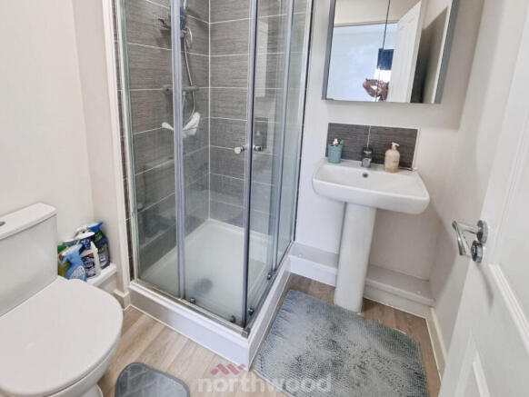 2 bed Flat to rent Image 9