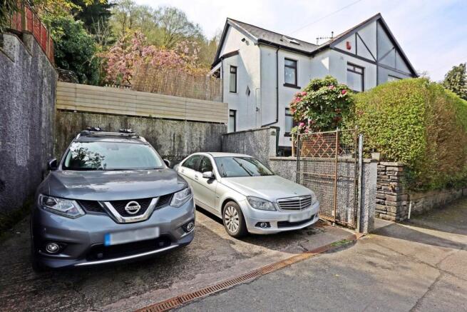 Two vehicle driveway