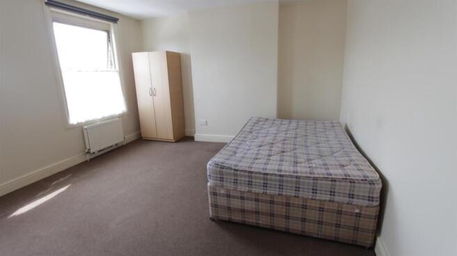 bedroom/lounge