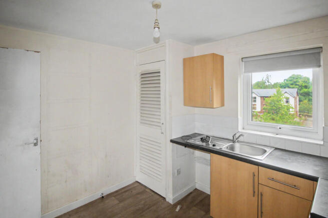 Flat 10, St. Johns Court, Sholebroke Avenue, Leeds, West Yorkshire, LS7 3HD