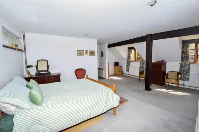 21 Bedroom 1.jpeg