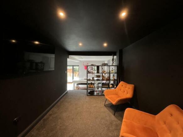 Cloakroom/wc