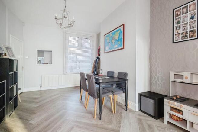 Mossley Road, Grasscroft, Oldham, Greater Manchester, OL4 photo 4