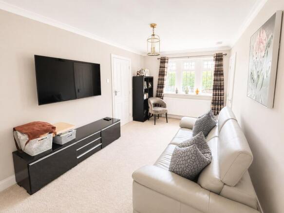 4 bed Detached for sale Image 10